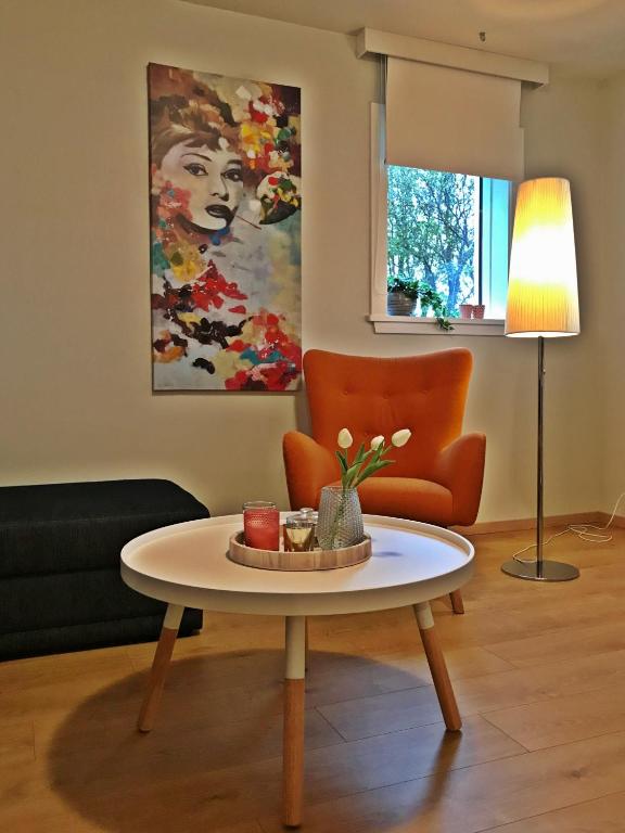 Apartment 19 room 4